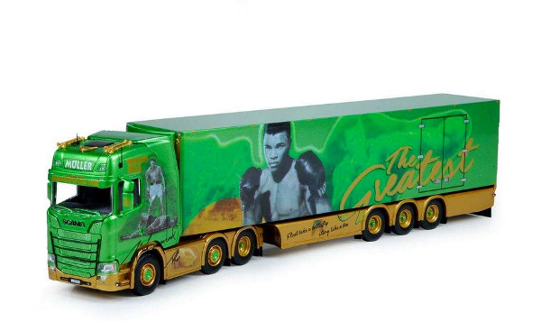 Photo représentant des camions miniatures Tekno de la tournée du boxeur Mohammed Ali Les Boomeurs 